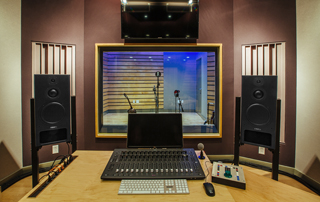  iZotope Studio Control Room